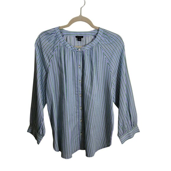 Ann Taylor NWT Pinstripe Button Front Top Color Classi Spring 2022  Size M - Picture 2 of 9